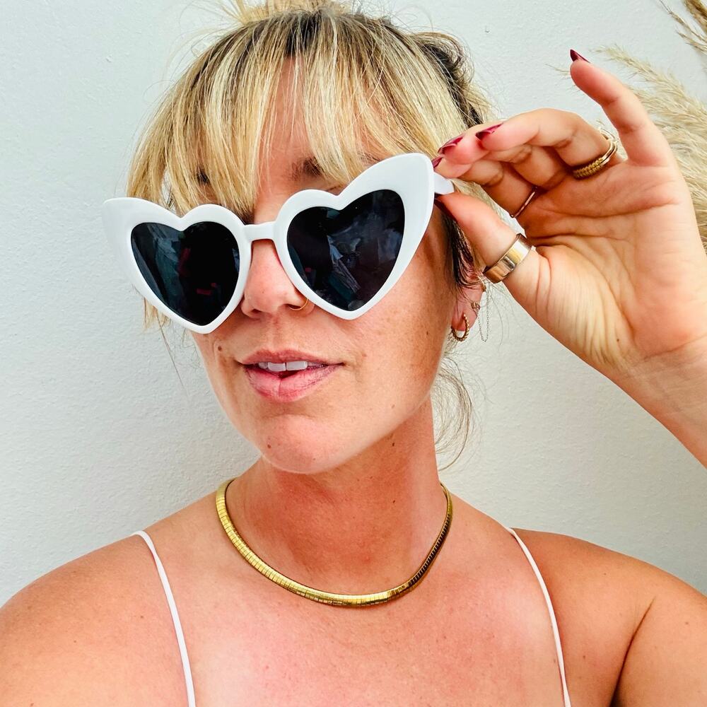 NORDSTROM White Black Heart Cat Eye Chunky Oversized Plastic Sunglasses Sunnies